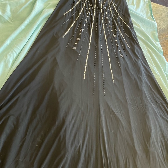 Prom dress with train - Picture 5 of 7